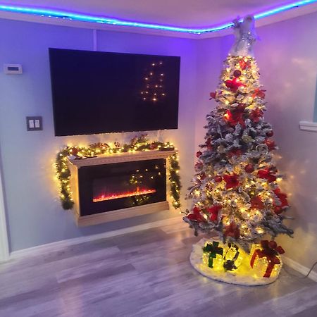 Lovely 2 Bedroom Apartment With 2 Entrance And Parking New York Eksteriør bilde