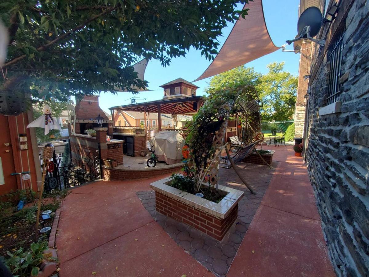 Lovely 2 Bedroom Apartment With 2 Entrance And Parking New York Eksteriør bilde