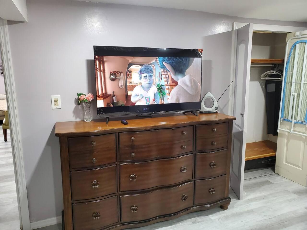 Lovely 2 Bedroom Apartment With 2 Entrance And Parking New York Eksteriør bilde