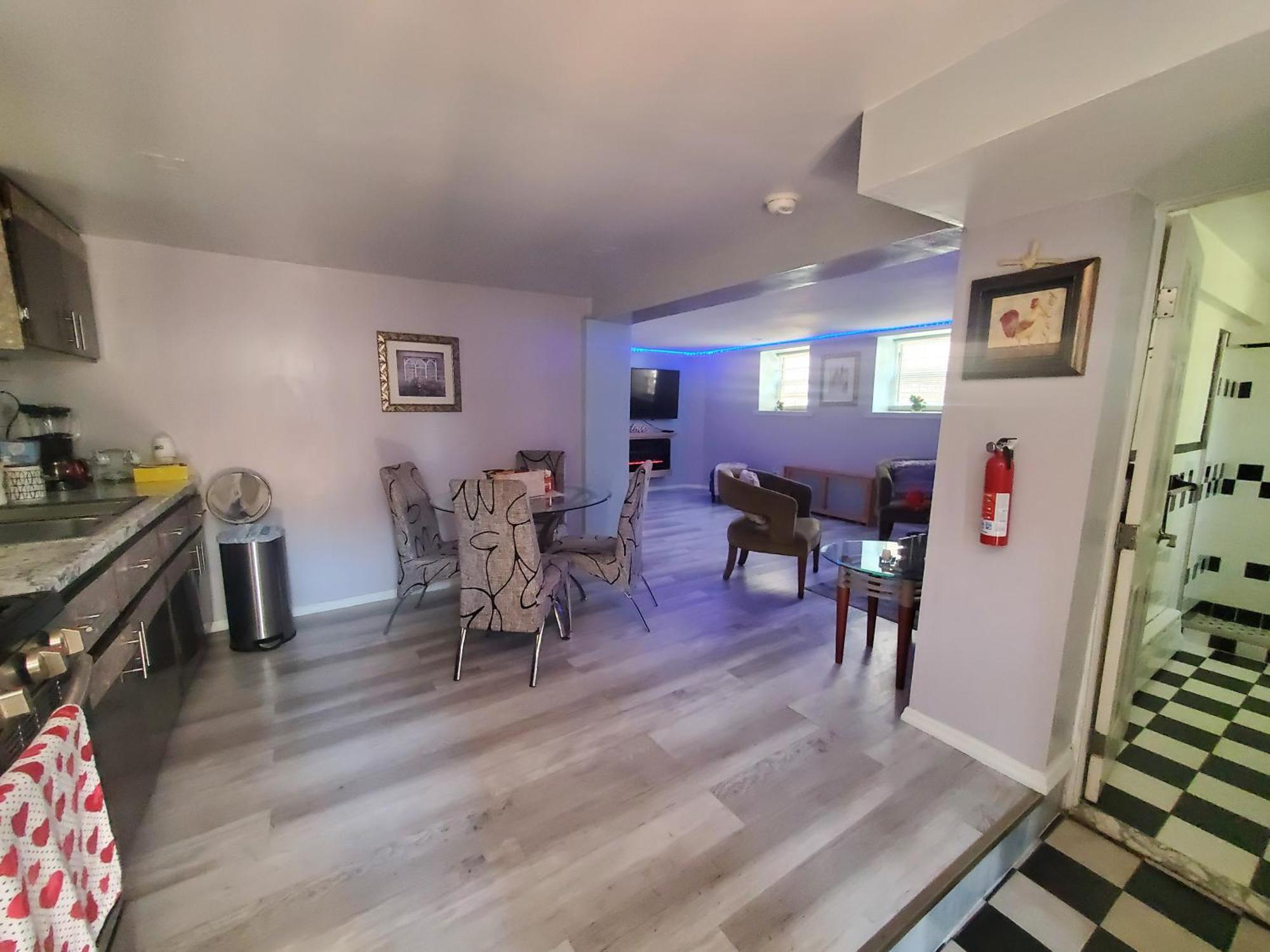 Lovely 2 Bedroom Apartment With 2 Entrance And Parking New York Eksteriør bilde